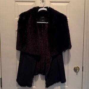 SCOOP faux fur lined fashion vest.  Black, Size S, EUC